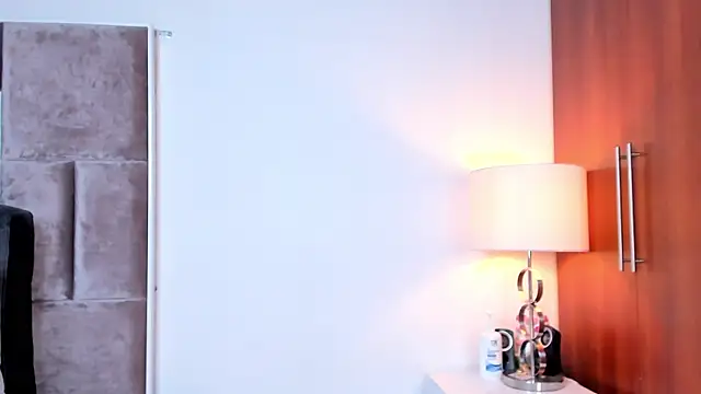 Snapshot of Nia_Bunny chatting on May 4, 2026, 1:07 pm Nia Bunny online show from May 4, 2026, 1:07 pm