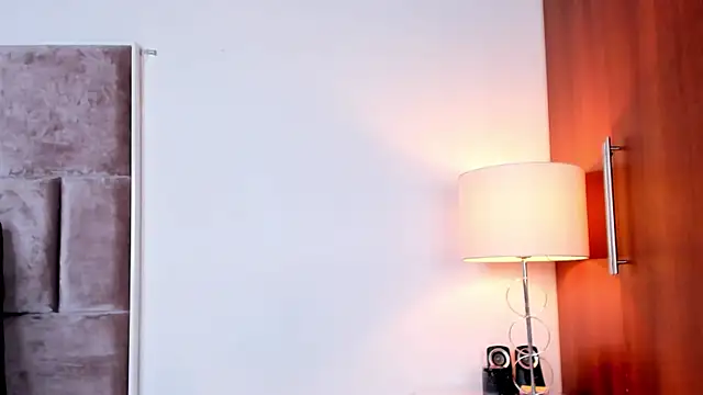 Snapshot of Nia_Bunny chatting on June 11, 2026, 12:58 pm Nia Bunny online show from June 11, 2026, 12:58 pm