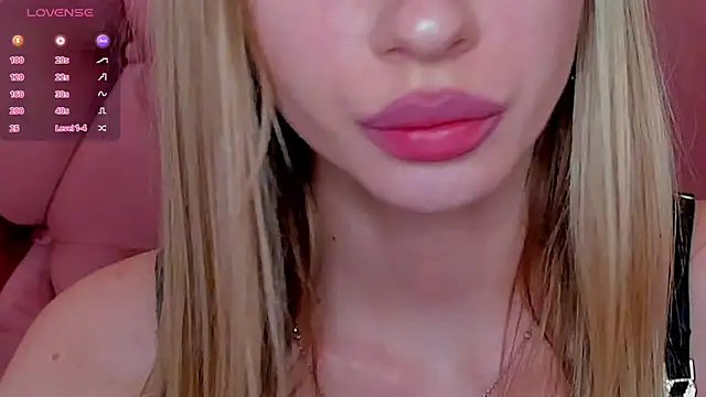 Snapshot of Diana_Garrett chatting on February 28, 2025, 11:47 am Diana Garrett online show from February 28, 2025, 11:47 am