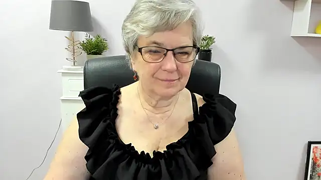 IrisDream online show from May 8, 2026, 6:19 am