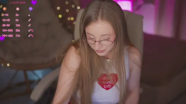 SilverrMoon online show from February 27, 2026, 2:06 pm