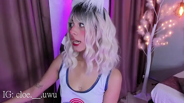 cloe  palmer online show from February 25, 2026, 12:37 pm