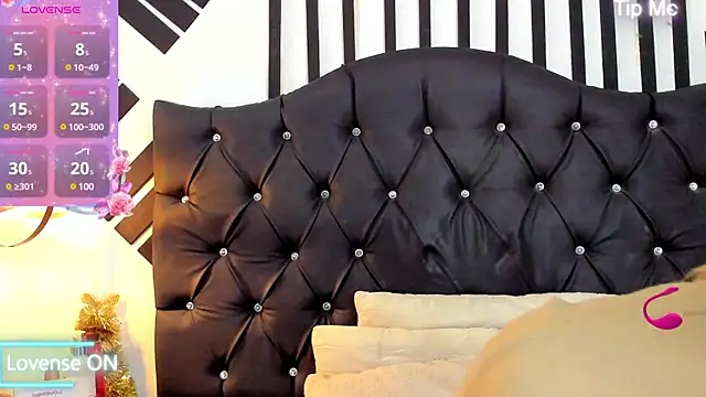 Snapshot of AllisonsweetZ chatting on December 21, 2024, 8:10 pm AllisonsweetZ online show from December 21, 2024, 8:10 pm