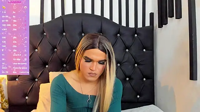 Snapshot of AllisonsweetZ chatting on January 3, 2025, 8:11 pm AllisonsweetZ online show from January 3, 2025, 8:11 pm