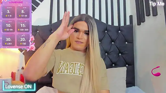 Snapshot of AllisonsweetZ chatting on February 19, 2025, 8:10 pm AllisonsweetZ online show from February 19, 2025, 8:10 pm