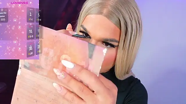 Snapshot of AllisonsweetZ chatting on November 23, 2025, 3:45 pm AllisonsweetZ online show from November 23, 2025, 3:45 pm