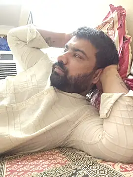 Snapshot of L9vefromAkhil chatting on April 26, 2026, 8:23 am L9vefromAkhil online show from April 26, 2026, 8:23 am