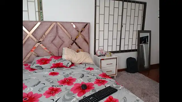 diabla sexyboobs online show from April 30, 2026, 10:36 pm