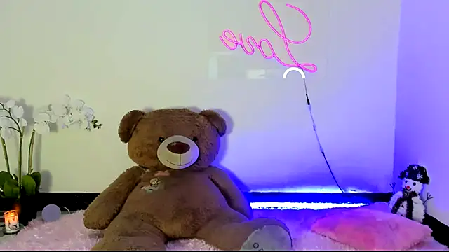 Snapshot of kendal_scott1 chatting on January 2, 2025, 10:11 pm kendal scott1 online show from January 2, 2025, 10:11 pm