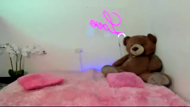 Snapshot of kendal_scott1 chatting on January 8, 2025, 7:24 pm kendal scott1 online show from January 8, 2025, 7:24 pm