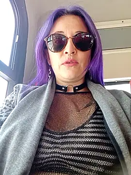 sophie banger online show from November 13, 2025, 6:51 pm