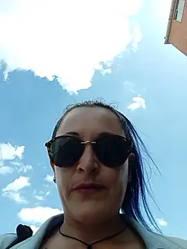 sophie banger online show from February 25, 2026, 6:39 pm