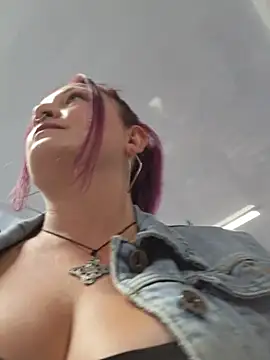 sophie banger online show from July 2, 2026, 9:21 pm
