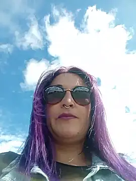 sophie banger online show from July 7, 2026, 8:02 pm