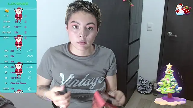 Snapshot of TRIXIE_TANG28 chatting on December 30, 2024, 11:17 pm TRIXIE TANG28 online show from December 30, 2024, 11:17 pm