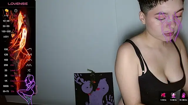 Snapshot of TRIXIE_TANG28 chatting on February 14, 2025, 2:39 am TRIXIE TANG28 online show from February 14, 2025, 2:39 am