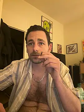 Snapshot of defbond420 chatting on January 24, 2025, 12:52 am defbond420 online show from January 24, 2025, 12:52 am