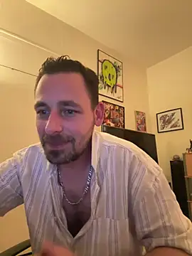 Snapshot of defbond420 chatting on September 13, 2025, 9:36 pm defbond420 online show from September 13, 2025, 9:36 pm