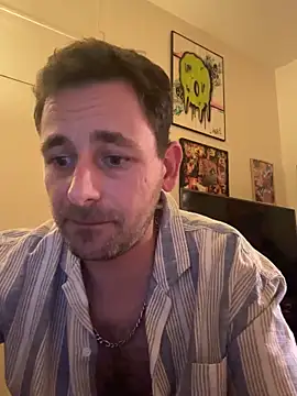 Snapshot of defbond420 chatting on October 12, 2025, 8:52 pm defbond420 online show from October 12, 2025, 8:52 pm