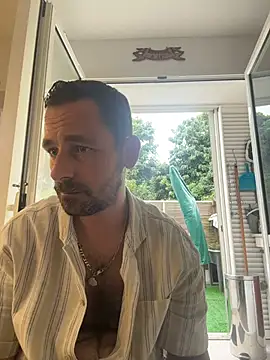 Snapshot of defbond420 chatting on December 16, 2025, 2:11 pm defbond420 online show from December 16, 2025, 2:11 pm