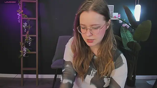 Snapshot of CassieCool chatting on January 11, 2025, 8:43 pm CassieCool online show from January 11, 2025, 8:43 pm