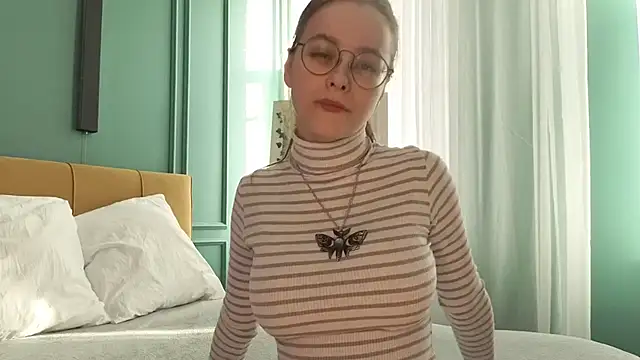 Snapshot of CassieCool chatting on October 18, 2025, 12:39 pm CassieCool online show from October 18, 2025, 12:39 pm