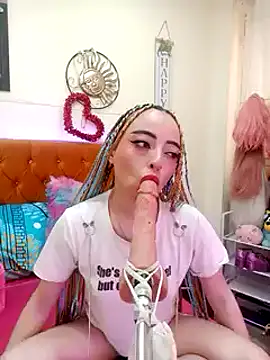 Snapshot of Yennastone chatting on December 7, 2024, 6:15 pm Yennastone online show from December 7, 2024, 6:15 pm