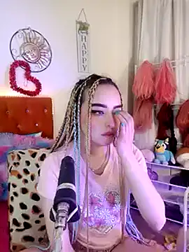 Snapshot of Yennastone chatting on January 1, 2025, 12:53 am Yennastone online show from January 1, 2025, 12:53 am