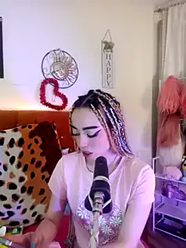 Snapshot of Yennastone chatting on January 1, 2025, 3:56 am Yennastone online show from January 1, 2025, 3:56 am