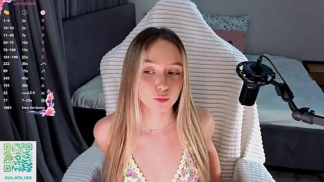 HollisBeckett online show from February 9, 2026, 3:10 am