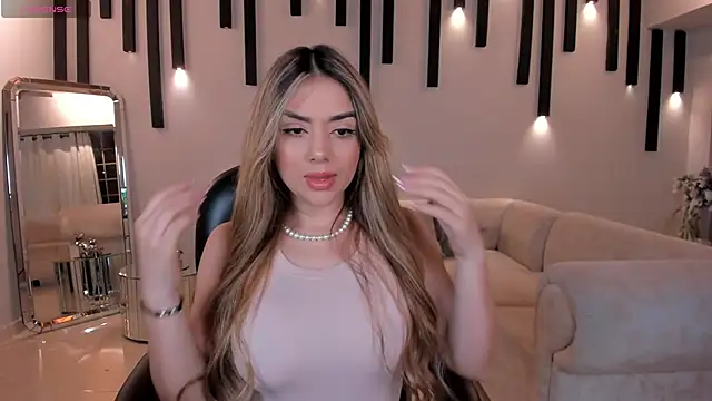 Snapshot of ChloePreston_ chatting on December 15, 2024, 10:28 am ChloePreston online show from December 15, 2024, 10:28 am