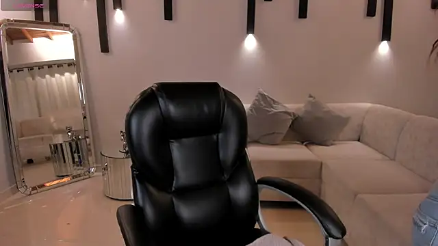 Snapshot of ChloePreston_ chatting on January 20, 2025, 10:51 am ChloePreston online show from January 20, 2025, 10:51 am