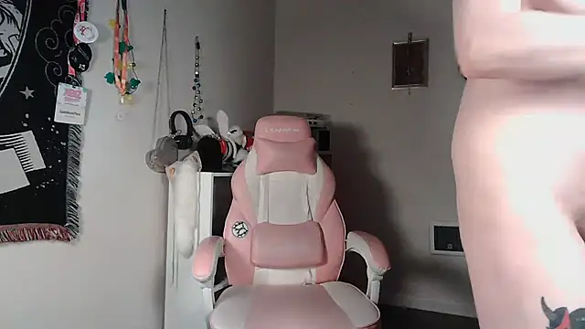 GoddessPinxx online show from August 3, 2026, 7:17 pm