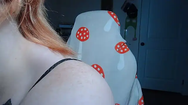GoddessPinxx online show from August 5, 2026, 9:28 pm