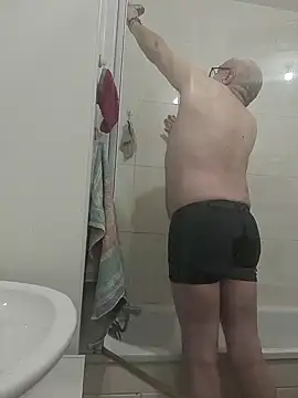 Snapshot of Bretoncool chatting on January 14, 2025, 11:10 am Bretoncool online show from January 14, 2025, 11:10 am