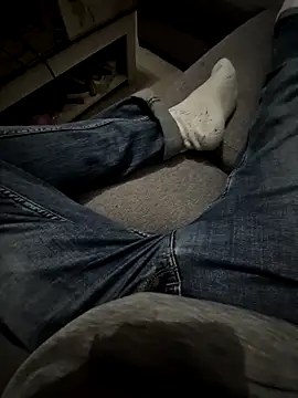 Snapshot of Bretoncool chatting on March 1, 2025, 4:04 am Bretoncool online show from March 1, 2025, 4:04 am