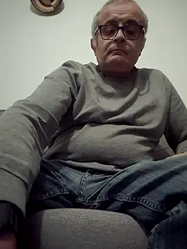 Snapshot of Bretoncool chatting on March 8, 2025, 3:50 am Bretoncool online show from March 8, 2025, 3:50 am