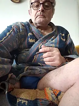 Snapshot of Bretoncool chatting on March 11, 2025, 12:39 pm Bretoncool online show from March 11, 2025, 12:39 pm