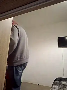 Snapshot of Bretoncool chatting on March 22, 2025, 4:24 am Bretoncool online show from March 22, 2025, 4:24 am