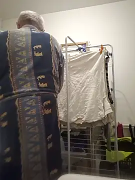 Snapshot of Bretoncool chatting on October 30, 2025, 1:45 pm Bretoncool online show from October 30, 2025, 1:45 pm