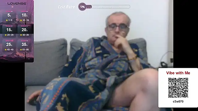 Snapshot of Bretoncool chatting on November 16, 2025, 5:57 am Bretoncool online show from November 16, 2025, 5:57 am