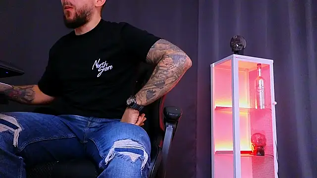 MightyAaron66 online show from March 15, 2025, 7:53 am