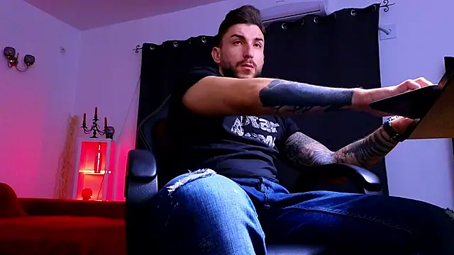 MightyAaron66 online show from September 25, 2025, 1:20 am