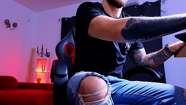 MightyAaron66 online show from October 15, 2025, 1:28 am