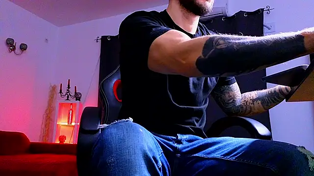 MightyAaron66 online show from October 17, 2025, 2:48 am