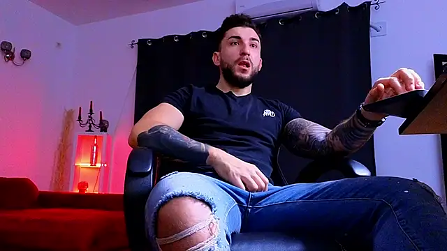 MightyAaron66 online show from November 30, 2025, 4:49 am