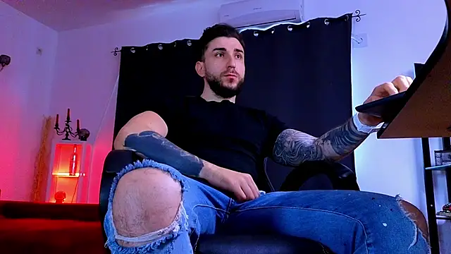MightyAaron66 online show from April 30, 2026, 7:25 am