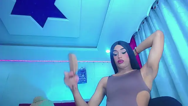 NahomiCamper online show from April 30, 2026, 12:06 am