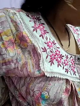 Snapshot of samitasharma chatting on March 3, 2025, 1:31 am samitasharma online show from March 3, 2025, 1:31 am