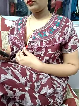 Snapshot of samitasharma chatting on March 8, 2025, 4:28 pm samitasharma online show from March 8, 2025, 4:28 pm